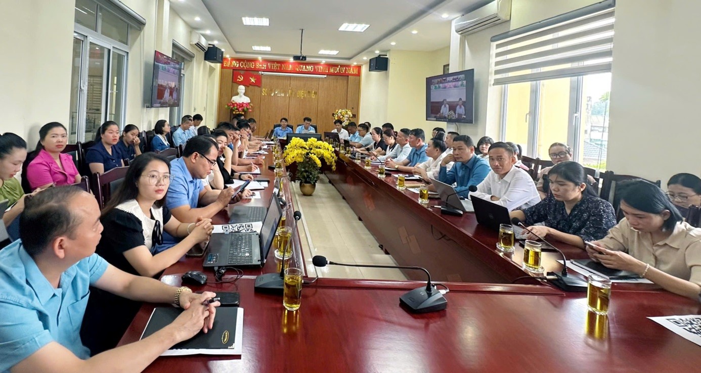 Sở Tư pháp tổ chức điểm cầu Hội nghị trực tuyến về công tác tư pháp tại địa phương sau khi sắp xếp tổ chức bộ máy và tổ chức mô hình chính quyền địa phương 2 cấp