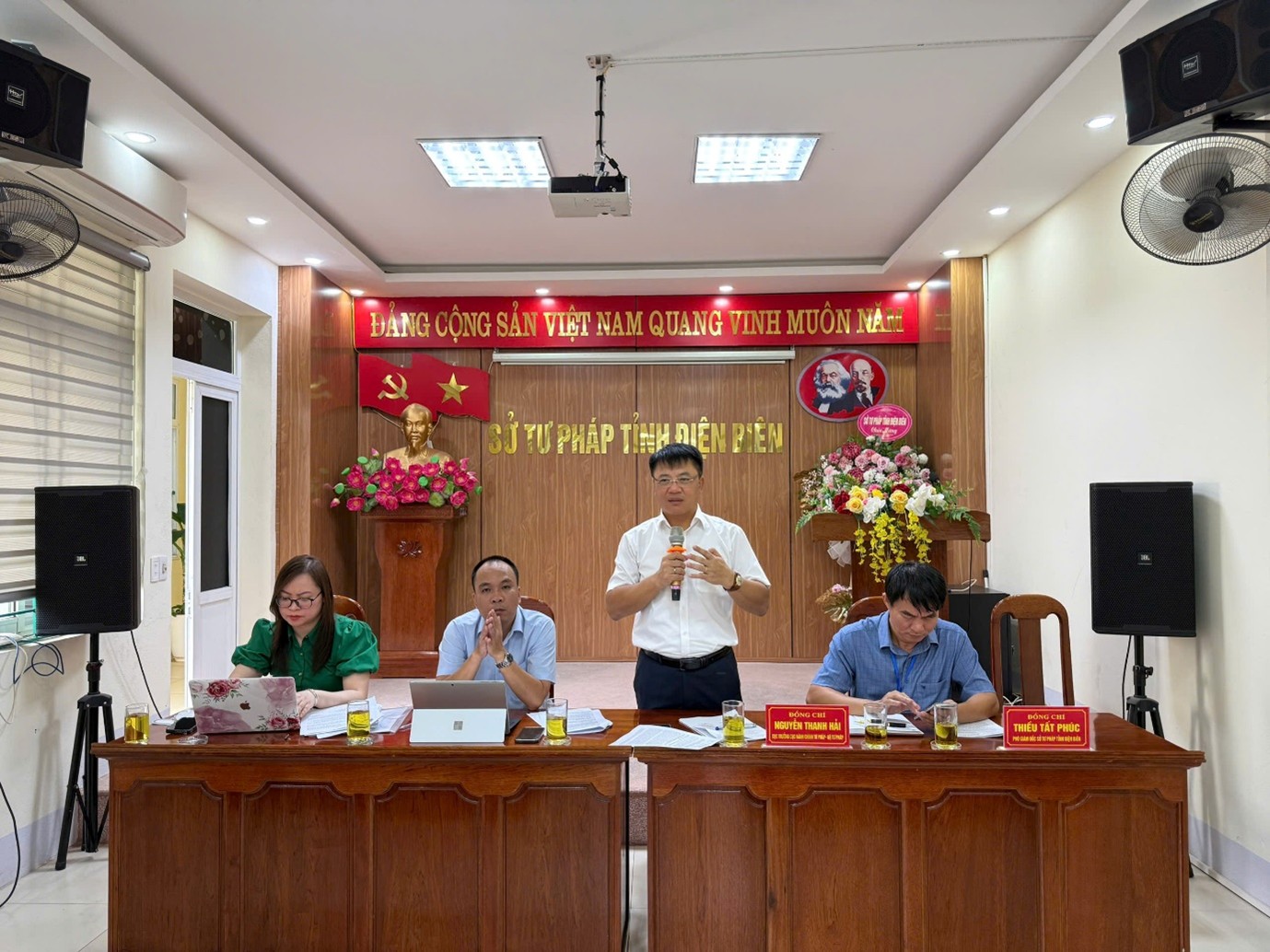 Cục Hành chính tư pháp kiểm tra, hướng dẫn, tháo gỡ khó khăn, vướng mắc trong triển khai mô hình chính quyền địa phương 2 cấp lĩnh vực hộ tịch tại Điện Biên