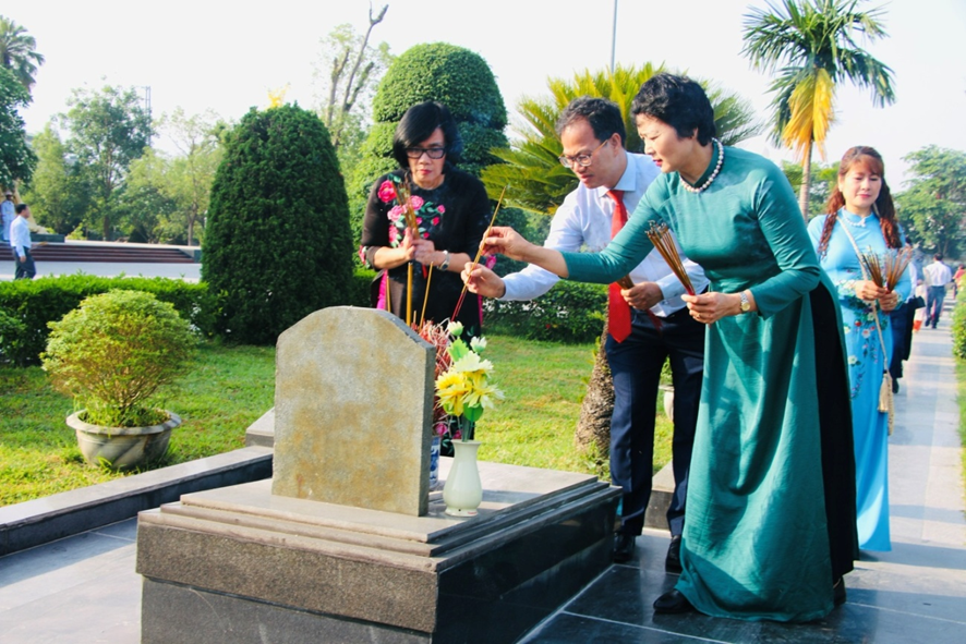 Tri ân các anh hùng liệt sỹ nhân ngày kỷ niệm 40 năm thành lập ngành Tư pháp Điện Biên (25/5/1983-25/5/2023)