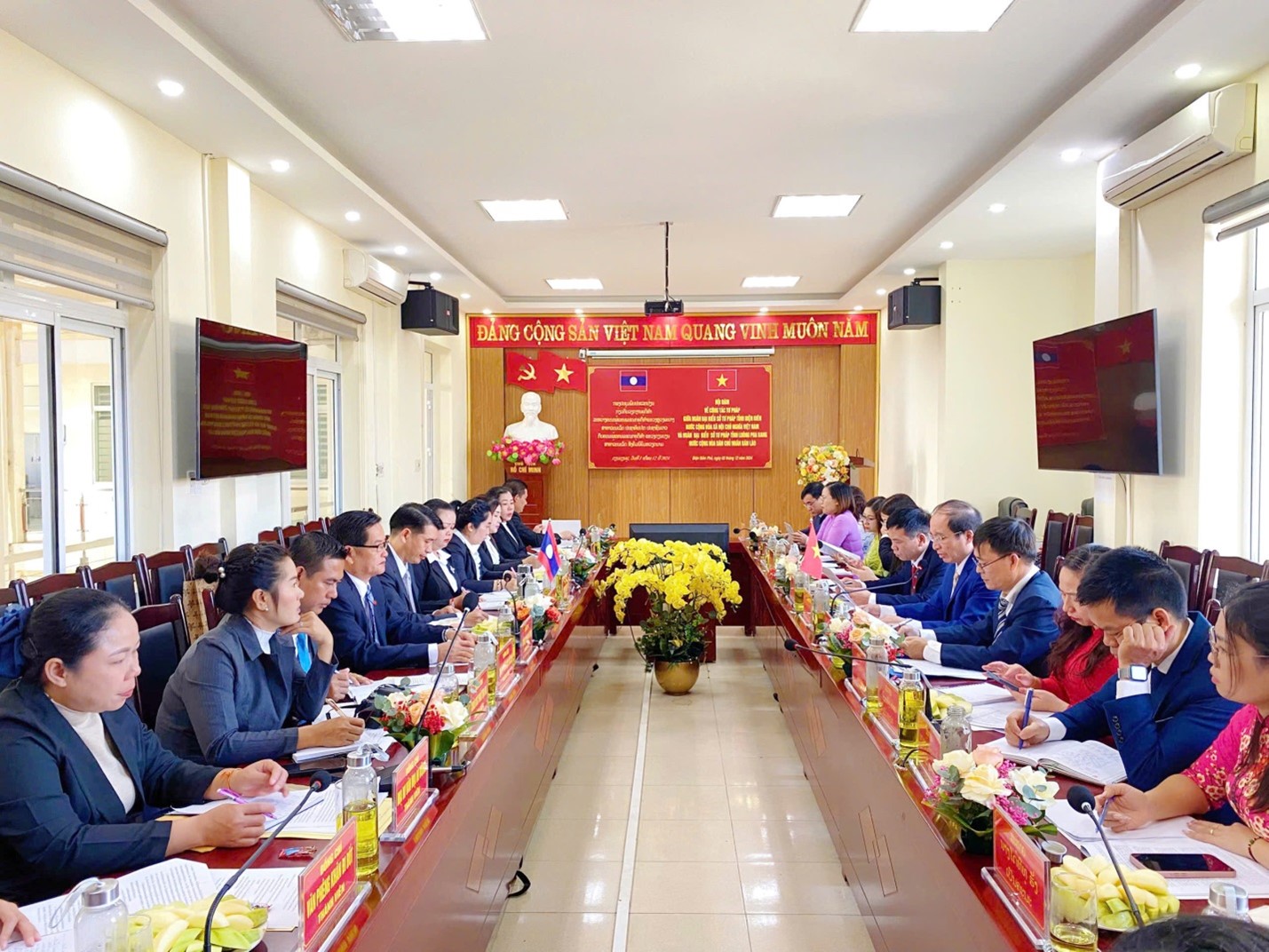 Sở Tư pháp tỉnh Điện Biên tổ chức Hội đàm và Ký kết biên bản ghi nhớ hợp tác với Sở Tư pháp tỉnh Luông-pha-bang và Sở Tư pháp tỉnh U-đôm-xay, nước CHDCND Lào