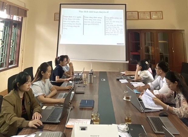 Chi bộ Trung tâm trợ giúp pháp lý Nhà nước tổ chức sinh hoạt chuyên đề: “Ứng dụng Sổ tay Đảng viên điện tử trong sinh hoạt, quản lý Đảng viên”