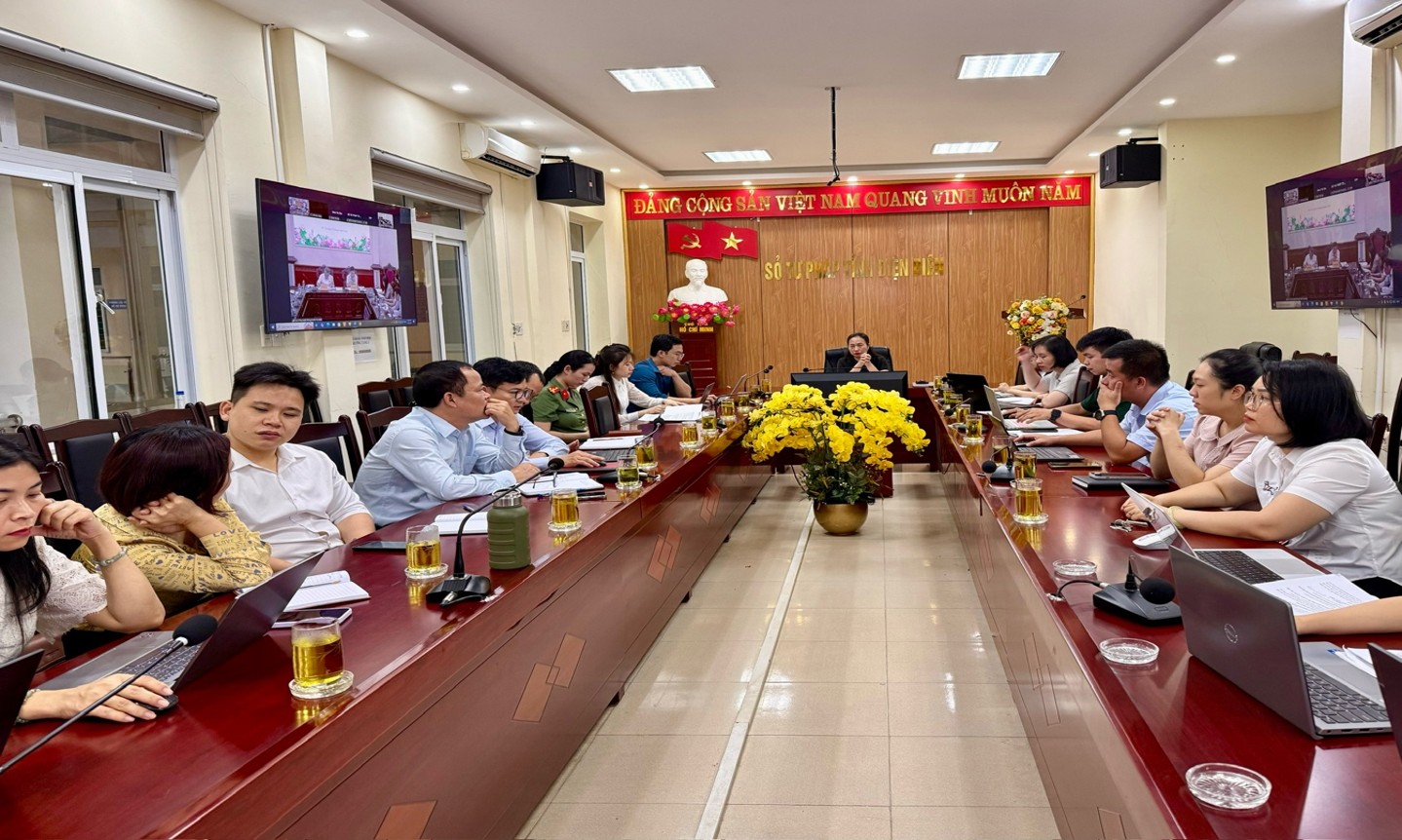 Bộ Tư pháp tổ chức Hội nghị trao đổi, tháo gỡ khó khăn, vướng mắc trong quá trình triển khai thực hiện tổng rà soát hệ thống văn bản quy phạm pháp luật tại các địa phương